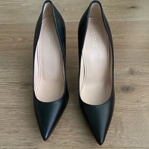New Barney’s New York pumps